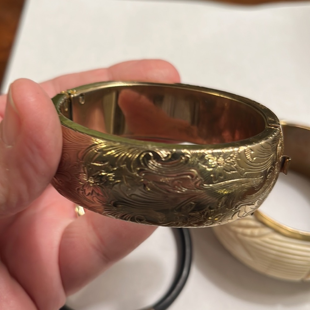 Lot Vintage Bone carved silver Bakelite gold chunky bangle bracelets - Picture 6 of 11